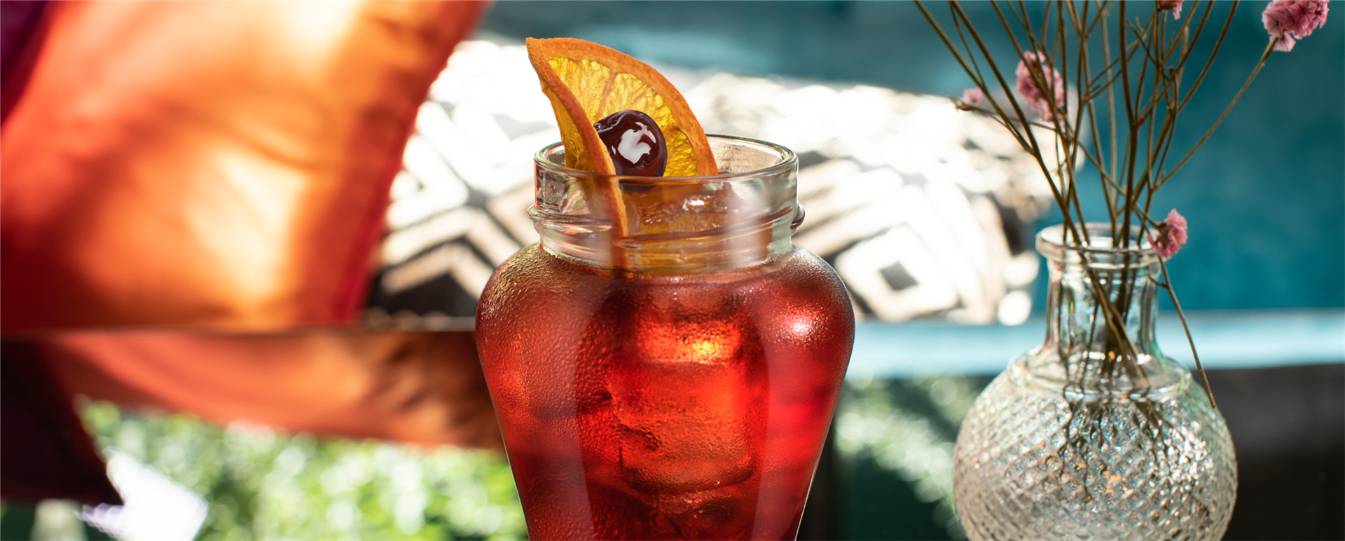 Amarena Fabbri, die einzigartige und unnachahmliche Dekoration, die Ihre Cocktails und Aperitifs bereichert.
