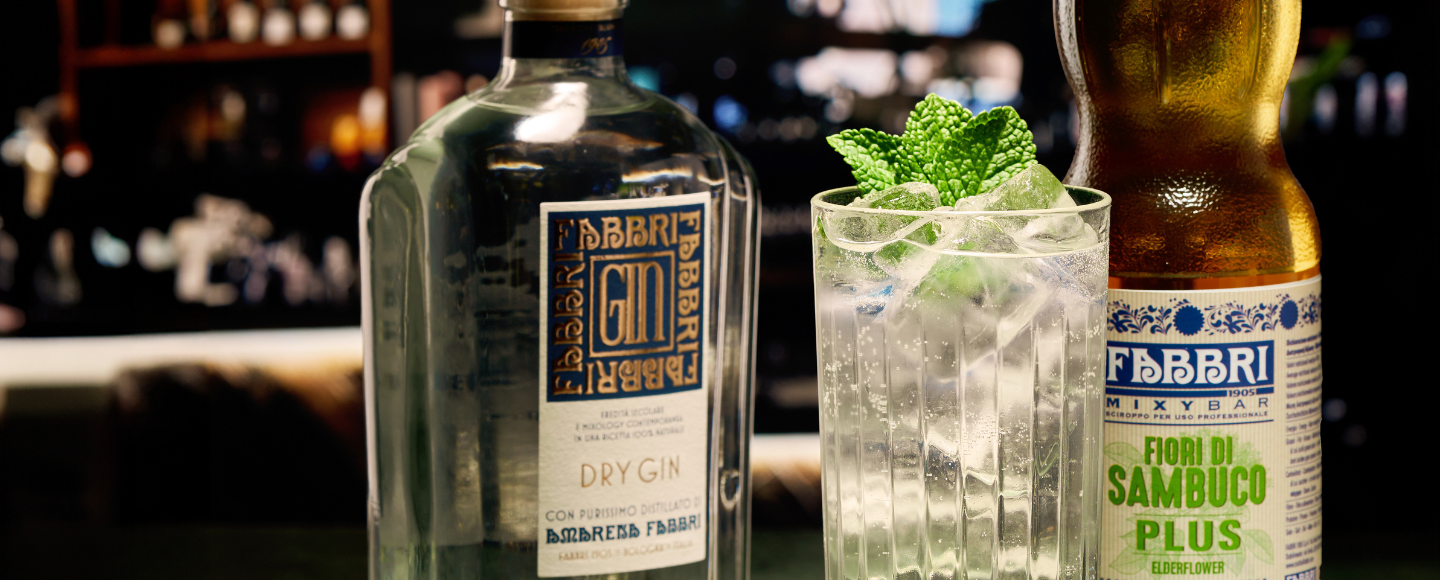 Eine Variante des klassischen Gin Tonic? Bereiten Sie sie mit dem neuen Mixybar PLUS Gelber Pfirsich zu!